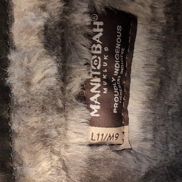 Brand New and never worn Adjustable Snowy Owl Manitoba Mukluks - Picture 8 of 11